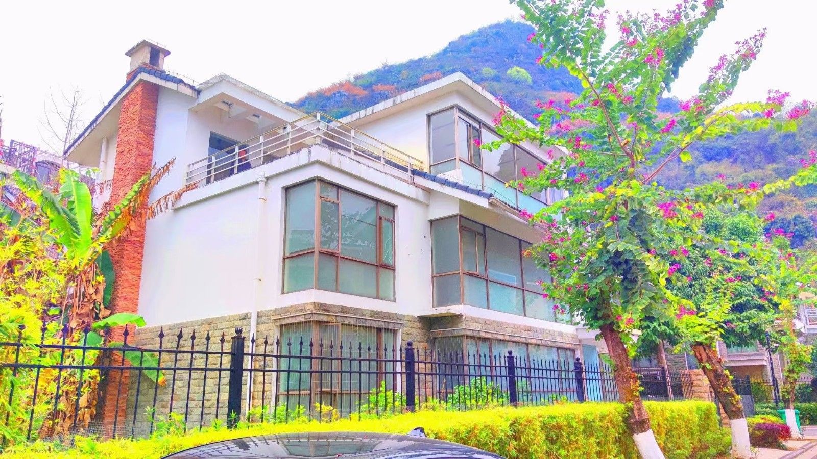安厦世纪城&middot;江景独栋别墅  清水湾7号独栋&middot;背靠山面向水&middot;总高三层&middot;带双露台&middot;带独立车库&middot;独立院子&middot;清水房&middot;  产权面积:550㎡9房4厅6卫